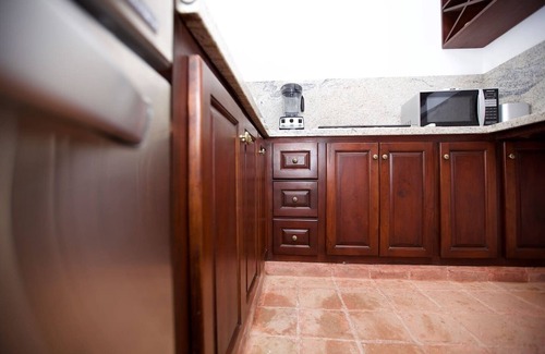 Zona Colonial Apartamento | ☀ 90% de espacio verde ☀ Lounge en la azotea ♥ Vistas al mar
