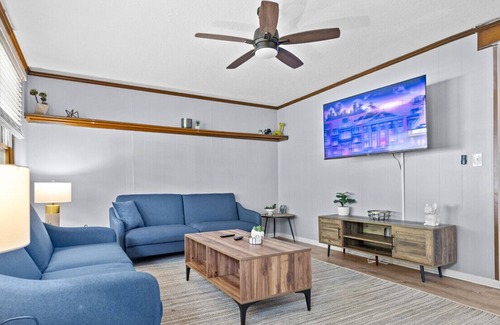 Tower Homes Apartamento | 900 E 79th · 5 Bedrooms in a Great Area
