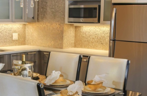 Las Vegas Villa | 900 sq ft Villa with Jacuzzi Tub at Westgate Las Vegas Resort and Casino F1 Week