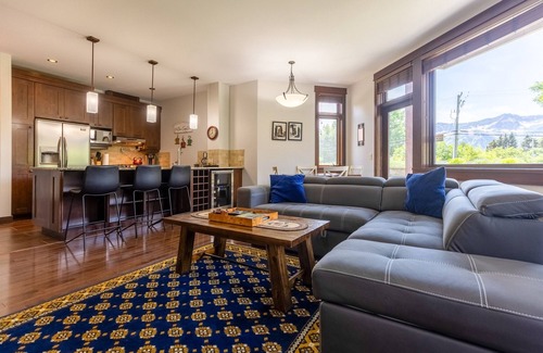 East Kootenay Condominio | 901 Luxury Condos l Dog Friendly