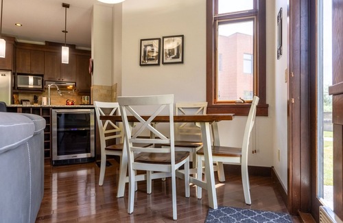 East Kootenay Condominio | 901 Luxury Condos l Dog Friendly