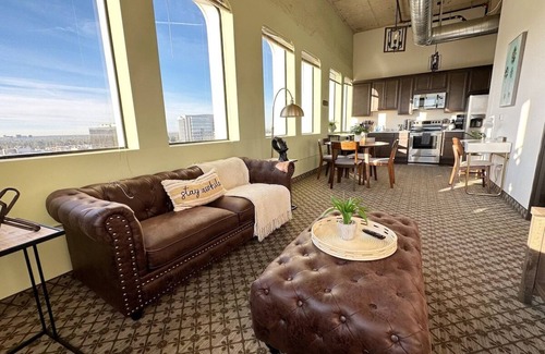 Santa Ana Apartamento | 906 · Stunning Views | Hi-Rise Corner Unit | Near Disney