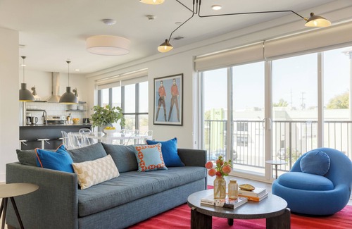 Historic Edgefield Casa | 916 Main 12 Unit Buyout - 30BDRs! Prvt Two Floors