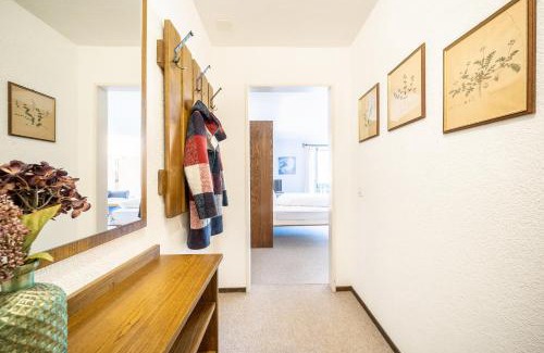 Vulpera Apartamento | 9303 Gemuetliches, zweckmaessig eingerichtetes Studio mit Balkon und Golfplatzblick