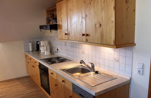 St. Oswald Apartamento | Casa de vacaciones de 95 m2 con balcón amueblado y Wi-Fi.