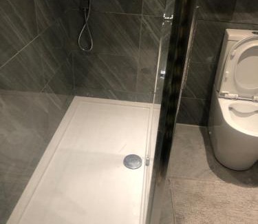 Edmonton Apartamento | 96TR Double bed bedroom - Edmonton green