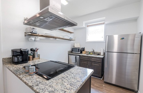 East Ybor Apartamento | $99/Night Location! Ybor City Gem Sleeps 6