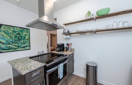 East Ybor Apartamento | $99/Night Location! Ybor City Gem Sleeps 6