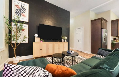 Point Breeze North Apartamento | Free Parking+9Bedrooms+Netflix+BBQ Near Bakery Sq.