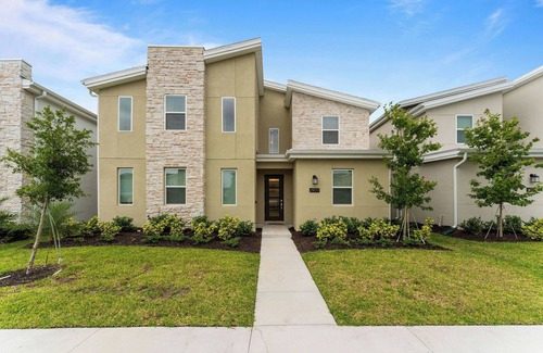 Kissimmee Casa | 9BR Family Villa – South-Facing Pool & Arcade Near Disney & Universal