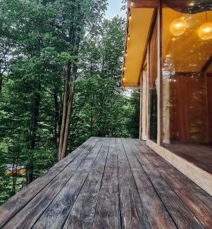 Vyzhenka Casa | AЖ у НЕБІ