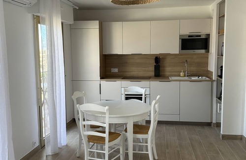 Sainte-Maxime City Centre Apartamento | A 100 Mètres de la Plage et du Centre Ville : Piscine, Parking, Tout à Pieds!
