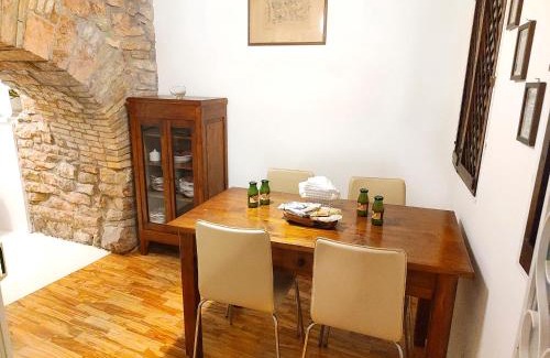 Assisi Apartamento | A 110 mt dalla Basilica e a 8 minuti da San Carlo Acutis - ALL'OMBRA DI SAN FRANCESCO - La nostra Forza è la Presenza Live 24-24, MyAssisiSuite, più di un semplice Appartamento - MÓWIMY PO POLSKU
