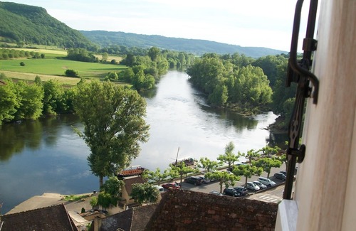 Beynac-et-Cazenac Casa | Una casa de piedra del siglo XVI, con jardín panorámico en Beynac