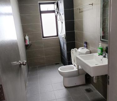 Cyberjaya Apartamento | A-18-09 La Reve SuiteHyveWiFiNETFLIXFreeParking