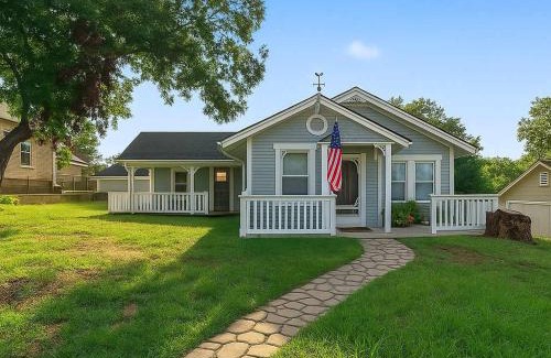 Tyler Casa | A 1921 Craftsman With Charm