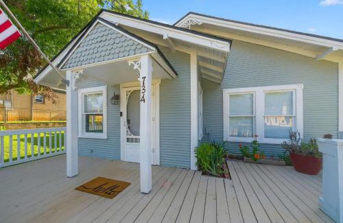 Tyler Casa | A 1921 Craftsman With Charm