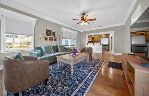 Tyler Casa | A 1921 Craftsman With Charm