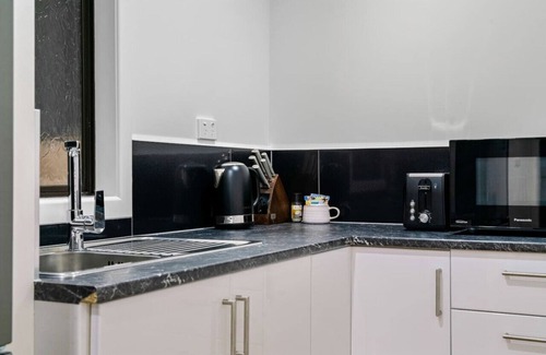 Titirangi Apartamento | A 1BR slice of Titirangi Heaven | WiFi | Netflix