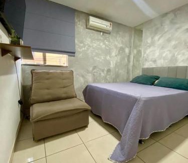 Caruaru Apartamento | A 2,3k do Alto do Moura e a 5,6k para Pátio de Eventos, com Ar, ocupa 4 pessoas