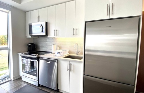 Innisfil Condominio | a 2-bedroom condo located at 271 Sea Ray Avenue.