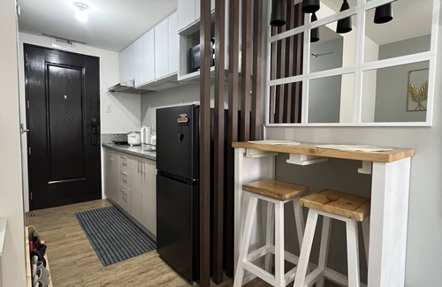 Las Pinas Condominio | A 24-sqm studio type . Has 3 beds and perfect for families, couples or friends.