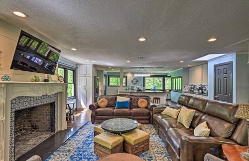 Fort Worth Casa | A 5bd haven of luxury and nature on Silver Creek/Lake Worth