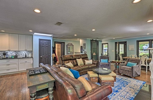 Fort Worth Casa | A 5bd haven of luxury and nature on Silver Creek/Lake Worth
