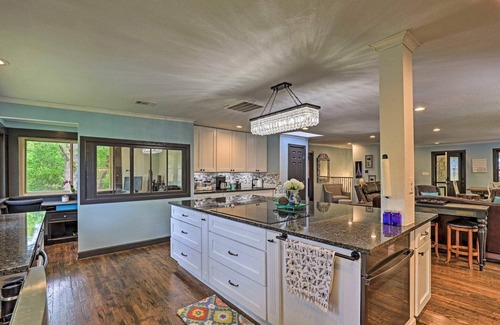 Fort Worth Casa | A 5bd haven of luxury and nature on Silver Creek/Lake Worth