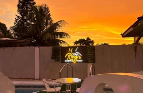 Tagaytay Casa | A 700 sq meter property. Serene 6-bedroom house with AC in Tagaytay City