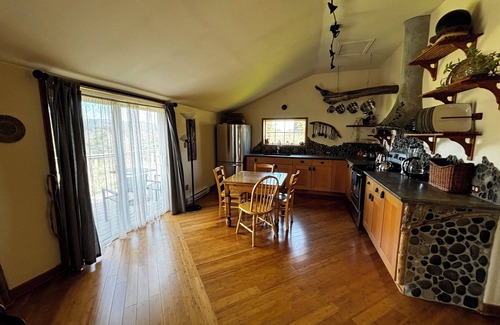 Courtenay Casa | A Barndominium Retreat on the Edge of Nature