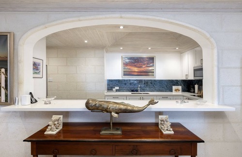 Durants Apartamento | A beachfront apartment with a private plunge pool & direct access to the beach
