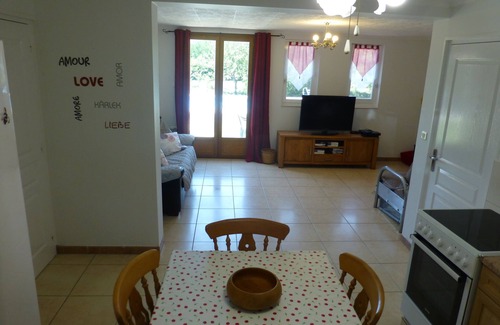 Villefranche-de-Rouergue Apartamento | Un hermoso apartamento privado (para 6 personas) con piscina en el impresionante campo