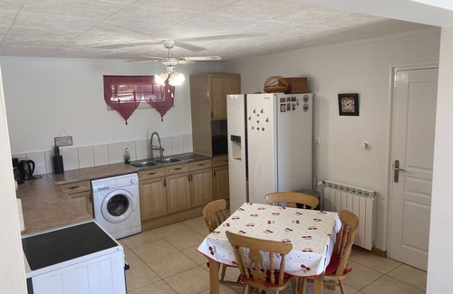 Villefranche-de-Rouergue Apartamento | Un hermoso apartamento privado (para 6 personas) con piscina en el impresionante campo