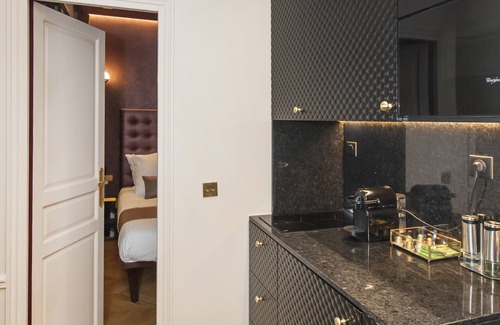 Champs-Elysees Apartamento | A Beautiful 2-BR apartment in the Champs-Elysées