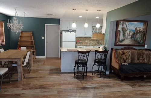 Greenacres Casa | A beautiful 3 bedrooms 2 Living rooms and 2 bathrooms