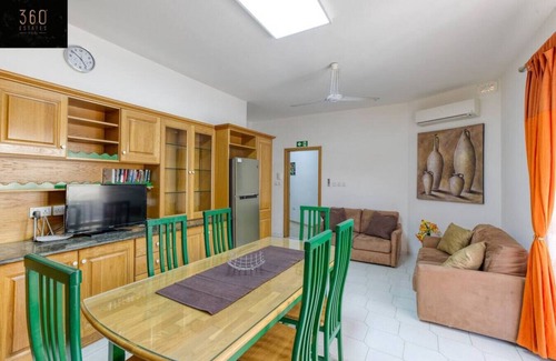 Naxxar Casa | A beautiful 4BR villa with private pool & deck