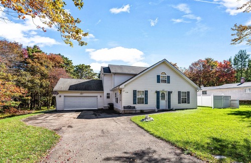 Tunkhannock Township Casa | Hermosa casa de 4 dormitorios en Poconos, cerca de centros de esquí parques acuáticos y alcantarillado