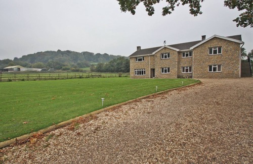 Peterston-Super-Ely Cabaña | 2 bedroom accommodation in Peterston-Super-Ely, Cardiff