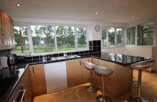 Peterston-Super-Ely Cabaña | 2 bedroom accommodation in Peterston-Super-Ely, Cardiff