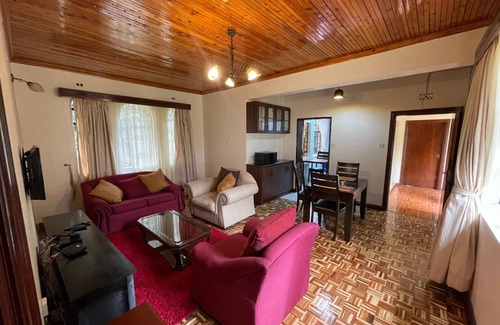 Kitisuru Casa | A Beautiful, peaceful & home feeling 2 bedroom guest house with a lavish garden