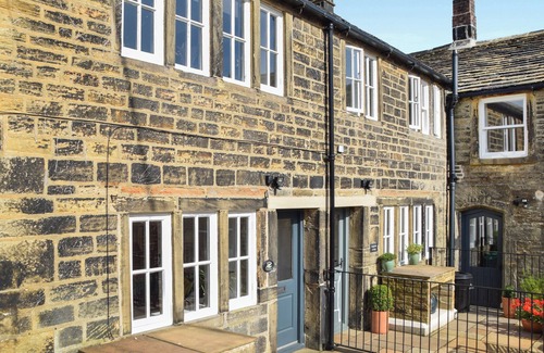 Holmfirth Cabaña | A beautiful rural base around 1. 5 miles from the centre of Holmfirth.