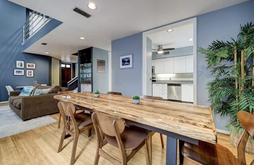 Houston Casa | A beautiful spacious home in the heart of Houston