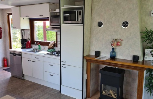 Sint Maarten Chalet De Esquí | A beautiful vintage chalet with a beautiful garden and plenty of privacy.