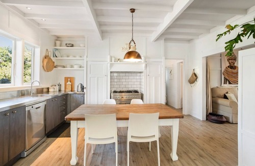 Waiheke Island Cabaña | A beautifully decorated 3 bedroom home featuring a private outdoor terrace.