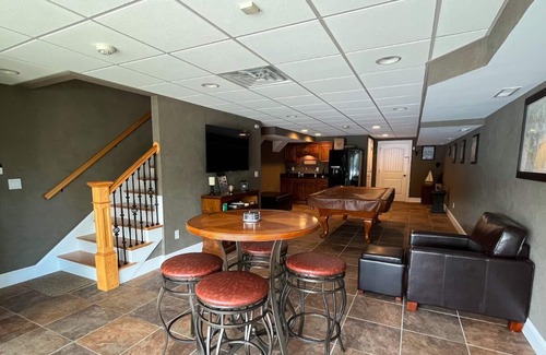 Alton Bay Casa | A Beautifully maintained home right in the heart of Alton Bay.