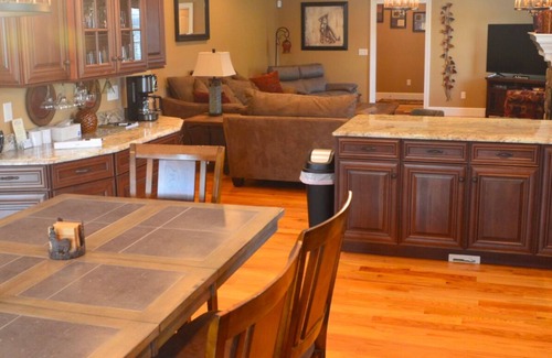 Alton Bay Casa | A Beautifully maintained home right in the heart of Alton Bay.