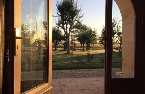 Vanzac Casa | A beautifully renovated old Hunting Lodge with stunning countryside views