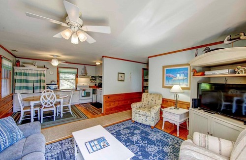 Ocracoke Casa | A Bit Airy: Ocracoke Vacation Rental for 4