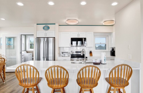 Surf Side Shores Casa | A Blessing - Pet Friendly - 5 bed, 4 bath home